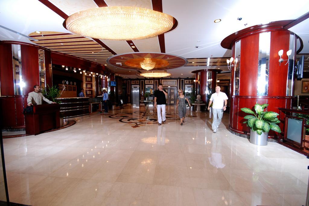 Al Bustan Tower Hotel Suites Шарджа Экстерьер фото