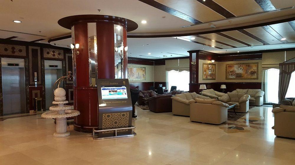 Al Bustan Tower Hotel Suites Шарджа Экстерьер фото